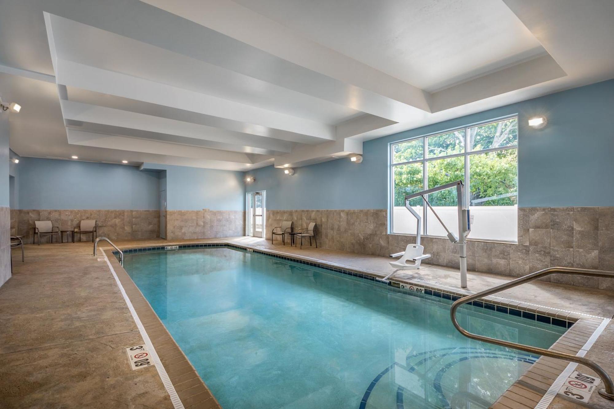 Holiday Inn Express Richmond By Ihg Exteriér fotografie